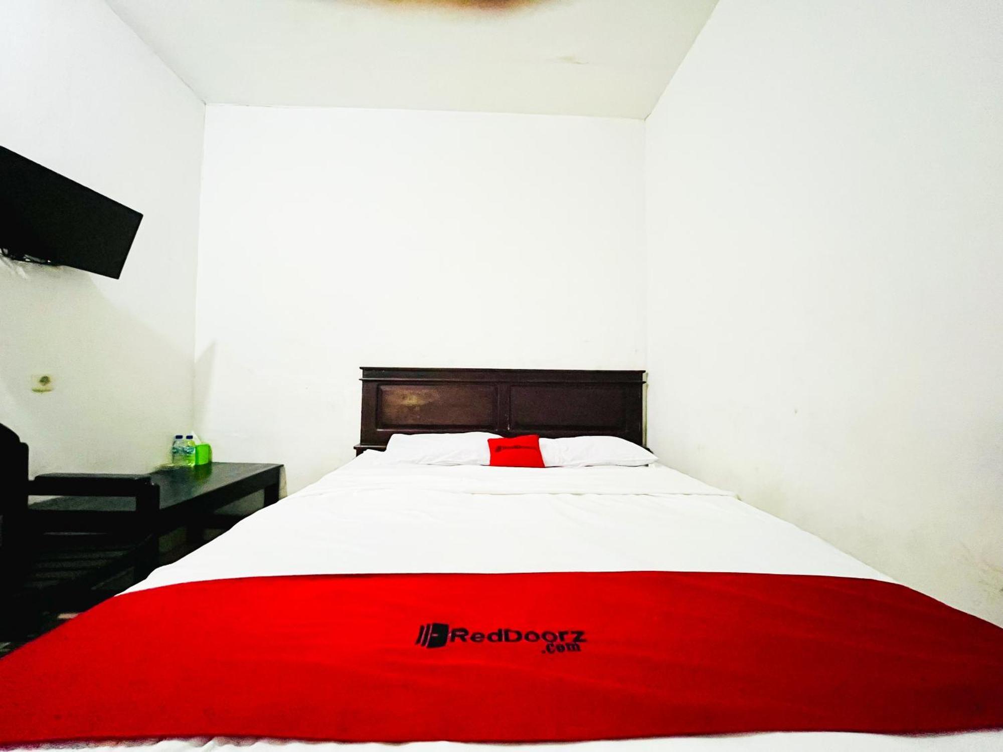 Reddoorz At Krisan Kendari Hotel Pulupanda Ngoại thất bức ảnh
