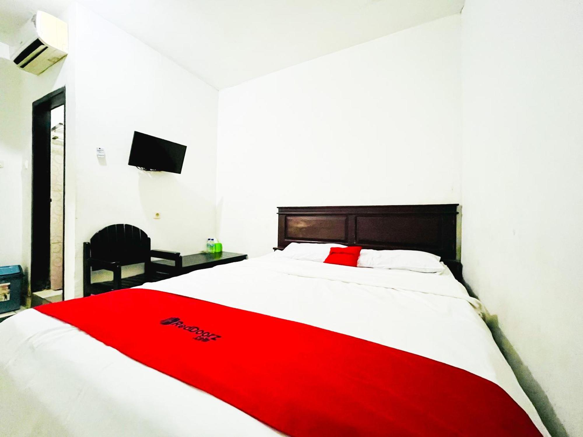 Reddoorz At Krisan Kendari Hotel Pulupanda Ngoại thất bức ảnh