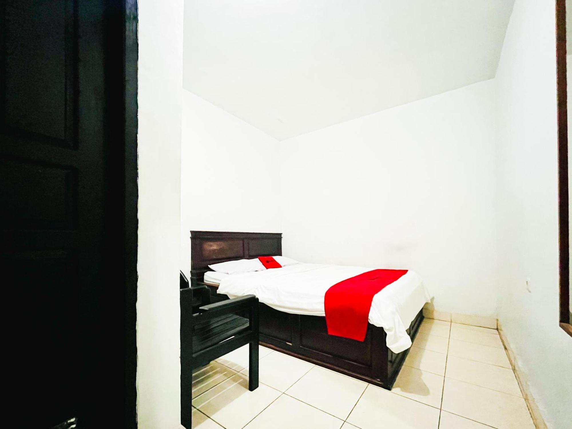 Reddoorz At Krisan Kendari Hotel Pulupanda Ngoại thất bức ảnh