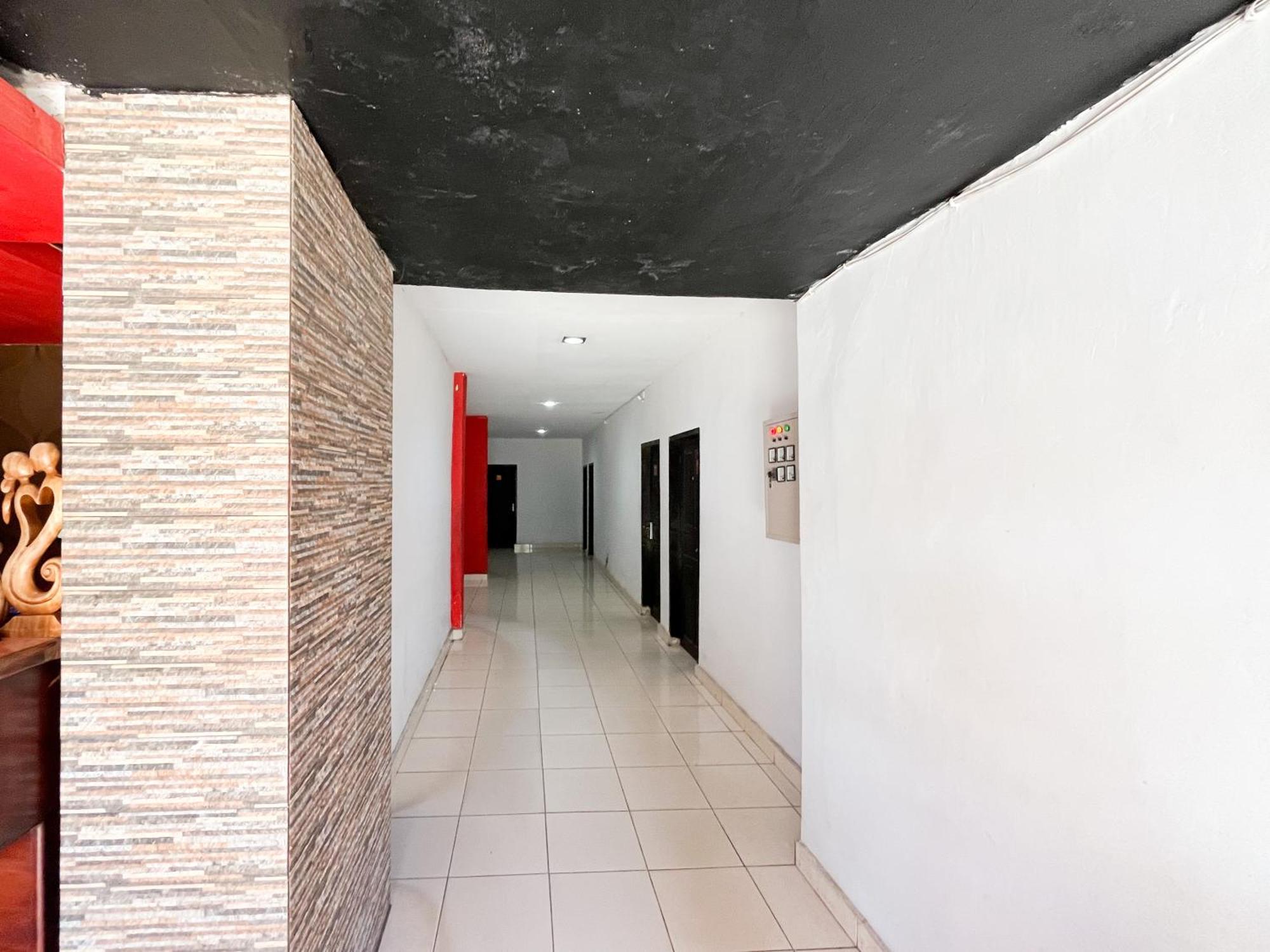 Reddoorz At Krisan Kendari Hotel Pulupanda Ngoại thất bức ảnh